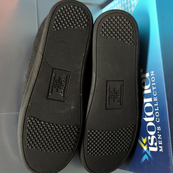 BNIB ISOTONER Men’s memory foam Gel fused Slippers 8-9 Medium - Picture 5 of 10